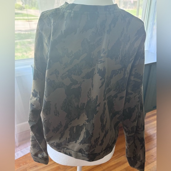 WOMENS PUMA REBEL CROPPED CREW SWEATSHIRT - Picture 7 of 7